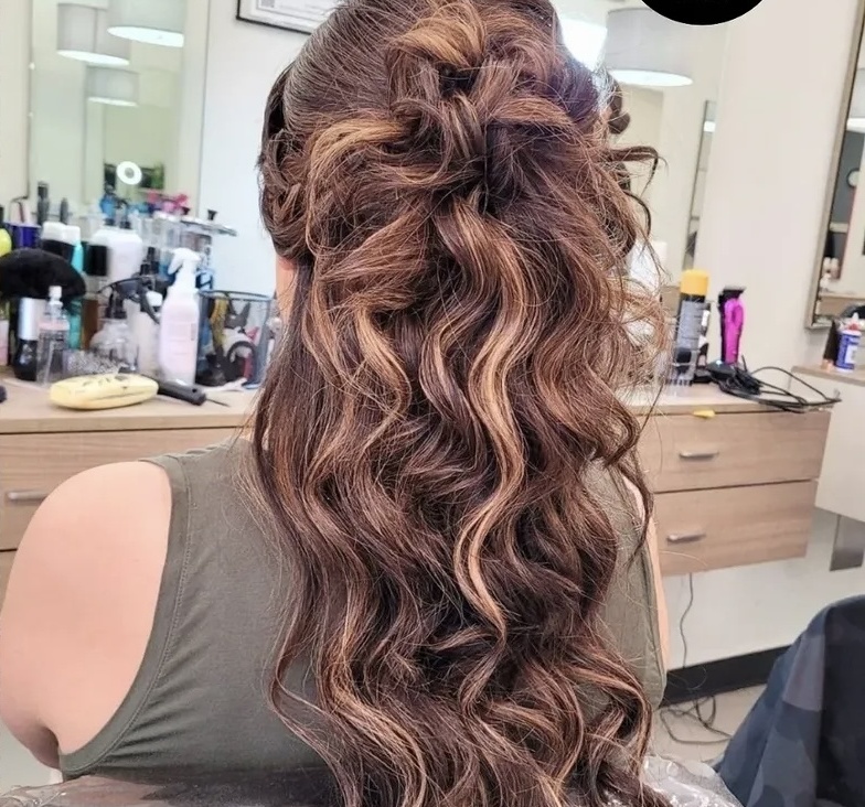 Peinado elegante para ocasiones especiales.